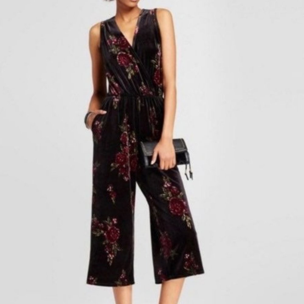 Black floral velvet jumpsuit size M